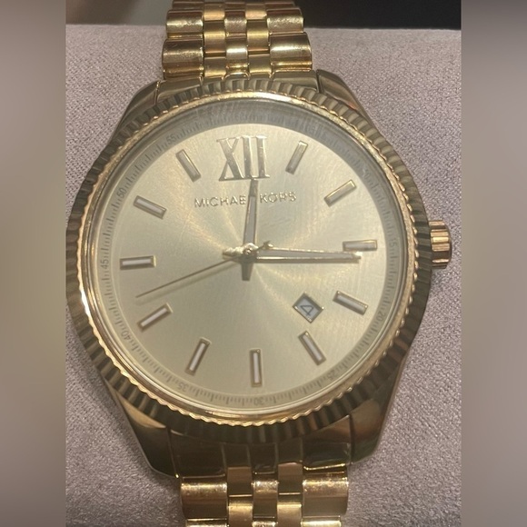 Michael Kors Lexington Gold Watch MK8857 - Picture 9 of 11